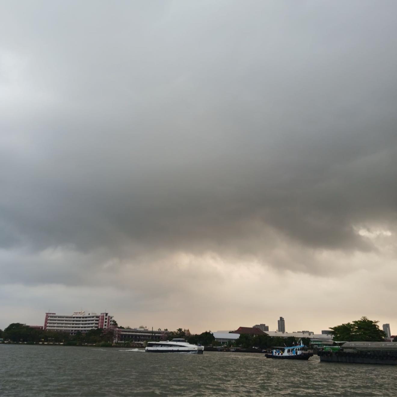 ฝนตก กรุงเทพ-นนทบุรี-ปทุมธานี และอีกหลายจังหวัด