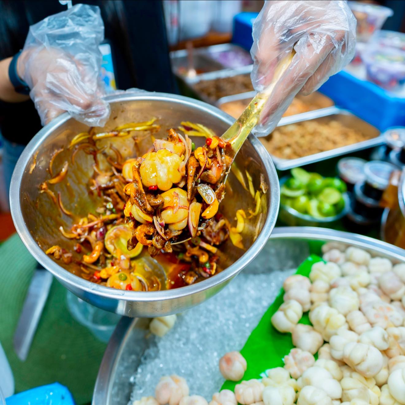 ของกินเยอะแยะ และคนก็มากันหลาย ในงานผู้หญิงทำมาหากิน ณ เซ็นทรัลแจ้งวัฒนะ