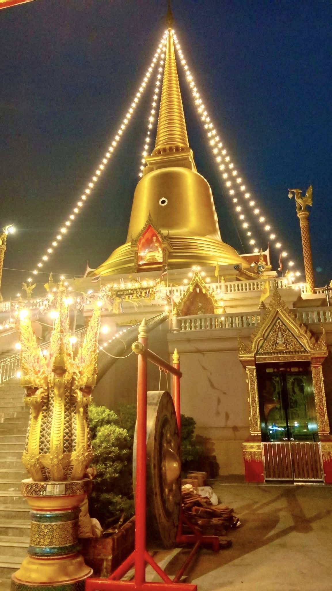 งานวัดไทรน้อย จ.นนทบุรี แวะมาเที่ยว-ทำบุญ ไหว้พระขอพร “มหาเจดีย์มุนีภิรมย์”