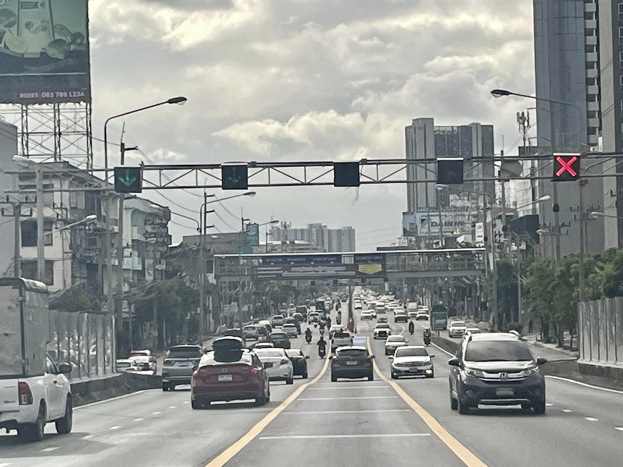 ข่าวดี : ซ่อมเสร็จแล้วสะพานข้ามแยกบางเขน (ขาเข้า) การจราจรโดยรอบเคลื่อนตัวได้ดี