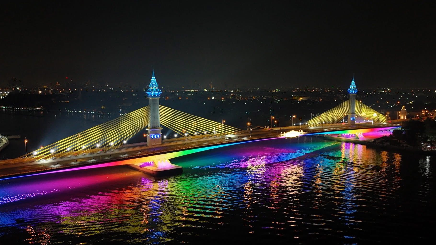 ไฟสะพานสวยสดงดงาม ตามลำน้ำเจ้าพระยา