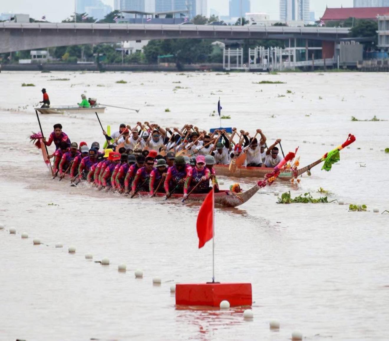ออกมาแล้วววันนี้สุดท้ายแล้วว มาเชียร์ปิดขอบสนามท่าน้ำนนท์ “ศึกเรือยาวนนทบุรี 2568”