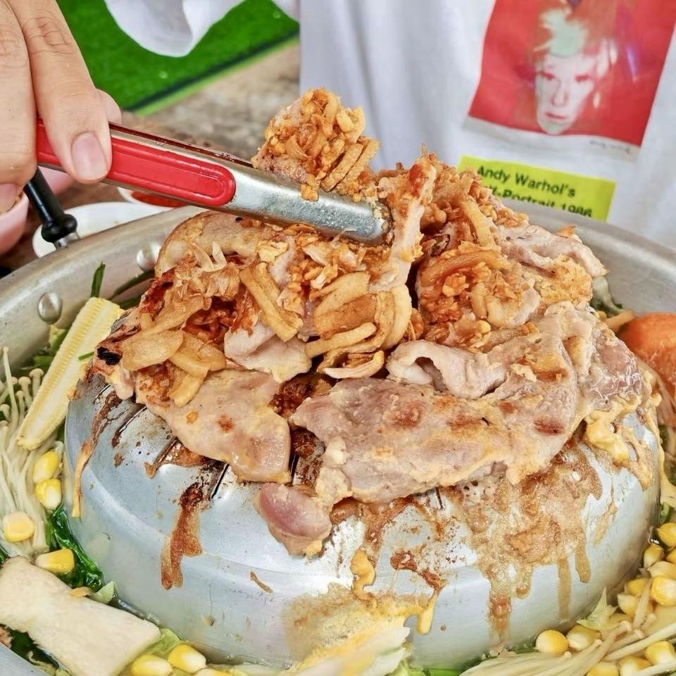 อูยยย..น้ำลายไหยเยย “หมูกระทะกากหมู”