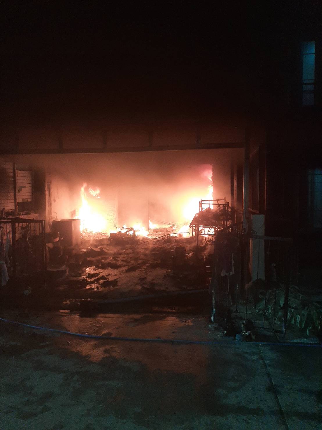 รับแจ้งเหตุ เพลิงไหม้ ภายใน หมู่บ้านโกเด้นทาว2 ซอย26