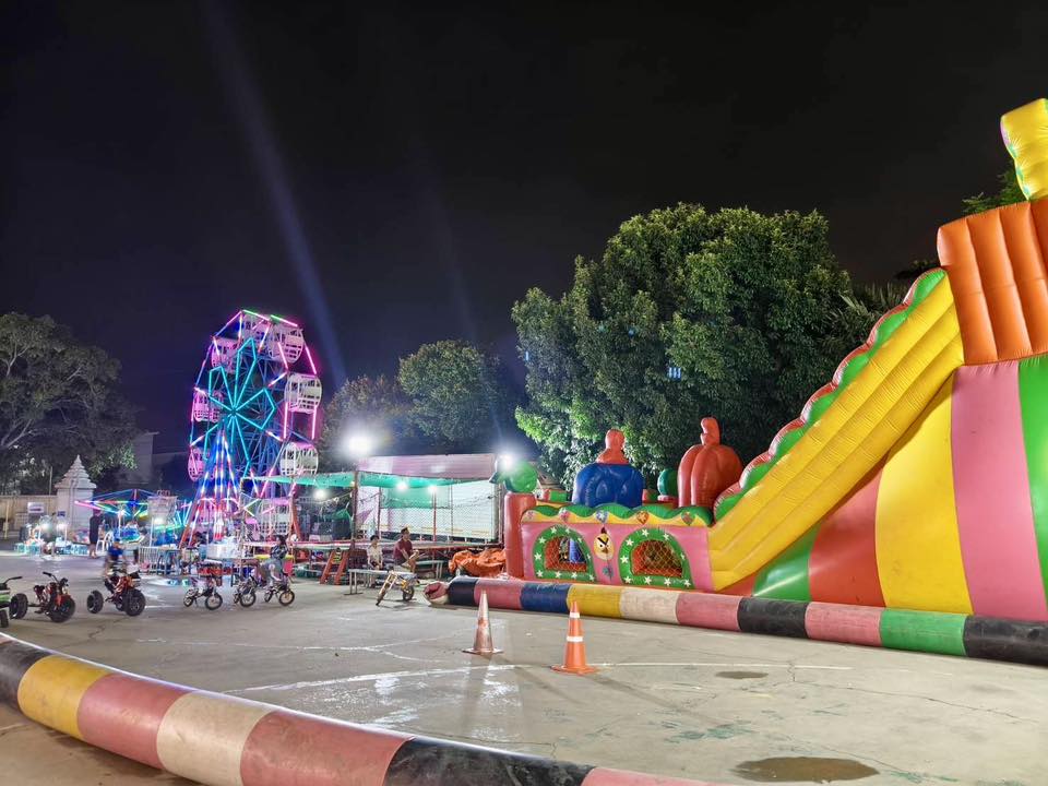 งานลอยกระทง วัดปรางค์หลวง ไหว้ขอพรพระปรางค์