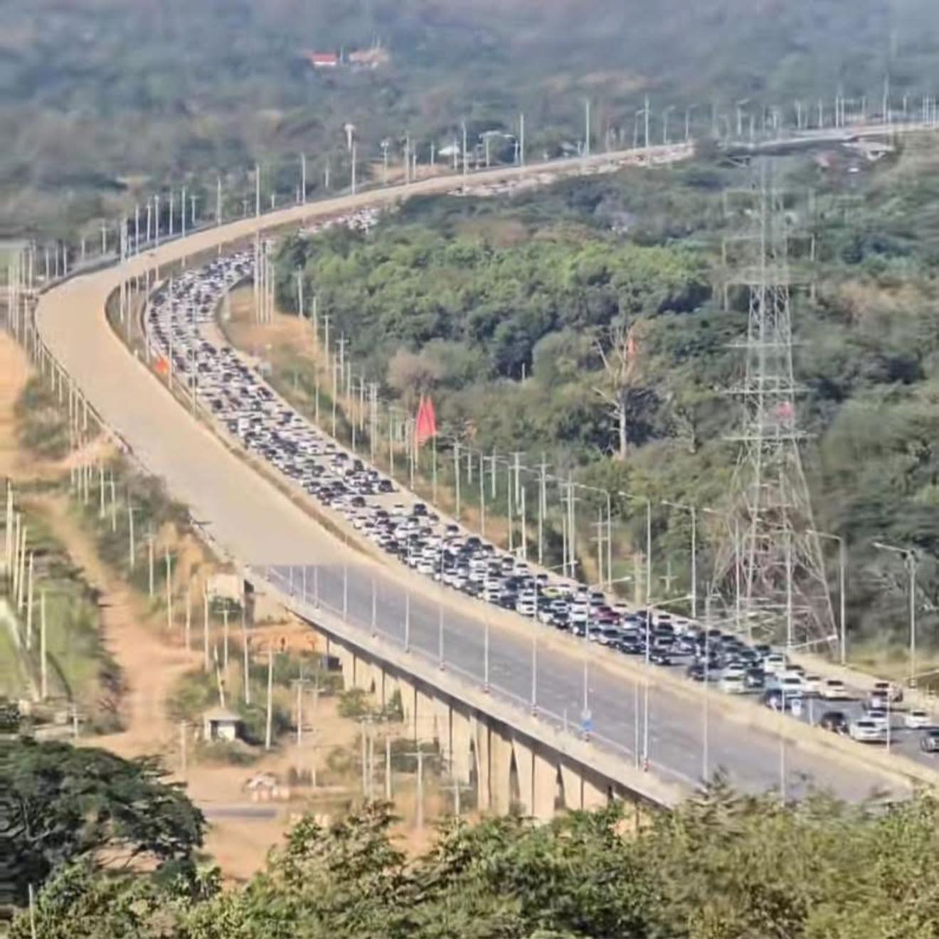 ประชาชน เริ่มเดินทางกลับบ้านออกต่างจังหวัดกันแล้ว ในช่วงสิ้นปี-ปีใหม่