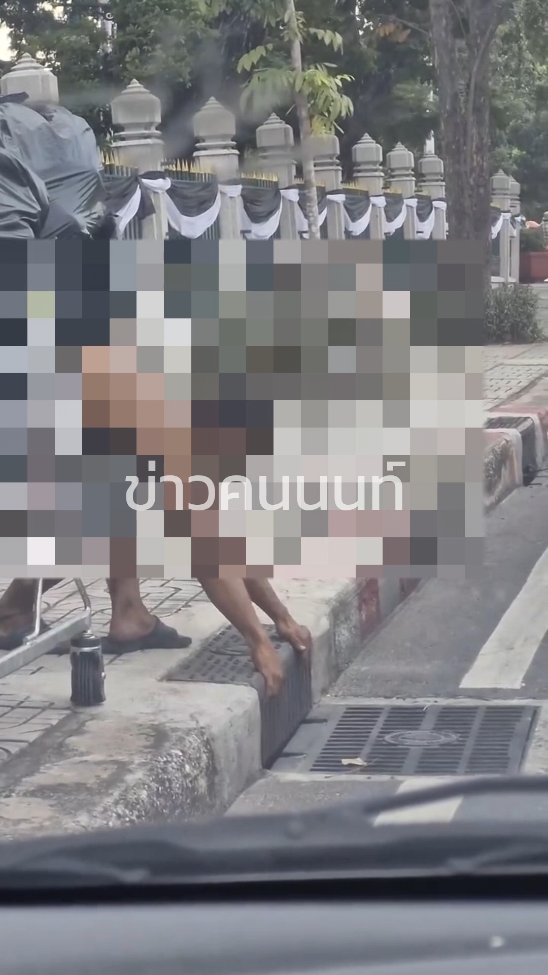 ตรวจงาน ฝาท่อระบายน้ำ โชคดีที่ยกไม่ขึ้น ไม่งั้น……