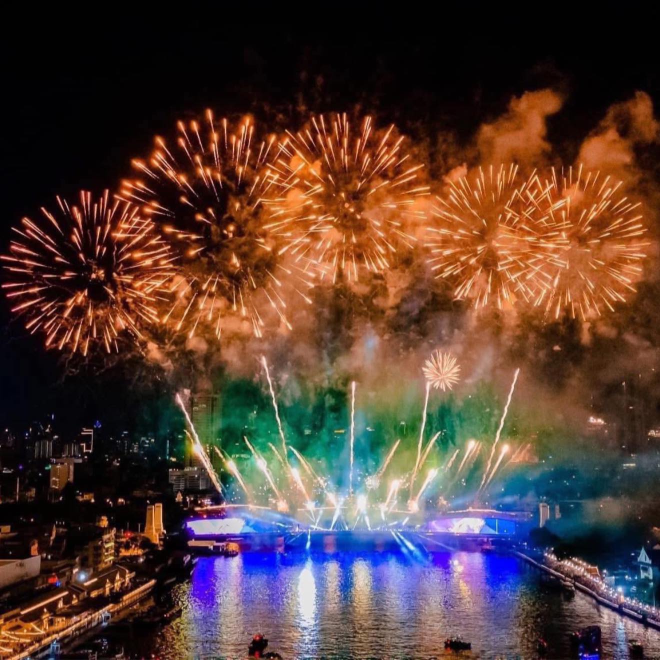 Vijit CHAO PHRAYA 2025 การแสดงพลุสุดยิ่งใหญ่และงดงาม พร้อมด้วยการจัดแสดงโดรน 1,000 ลำ