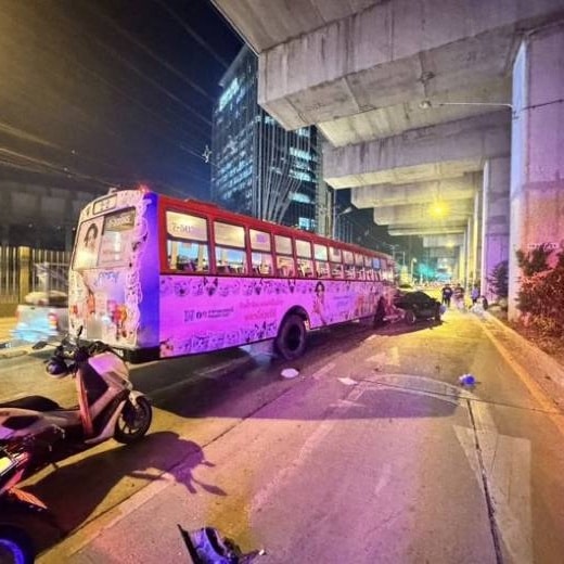 ขณะนี้มีอุบัติเหตุ รถชนกันหลายคัน ช่วงบริเวณกรมชลประทาน ปากเกร็ด รถติดสะสม