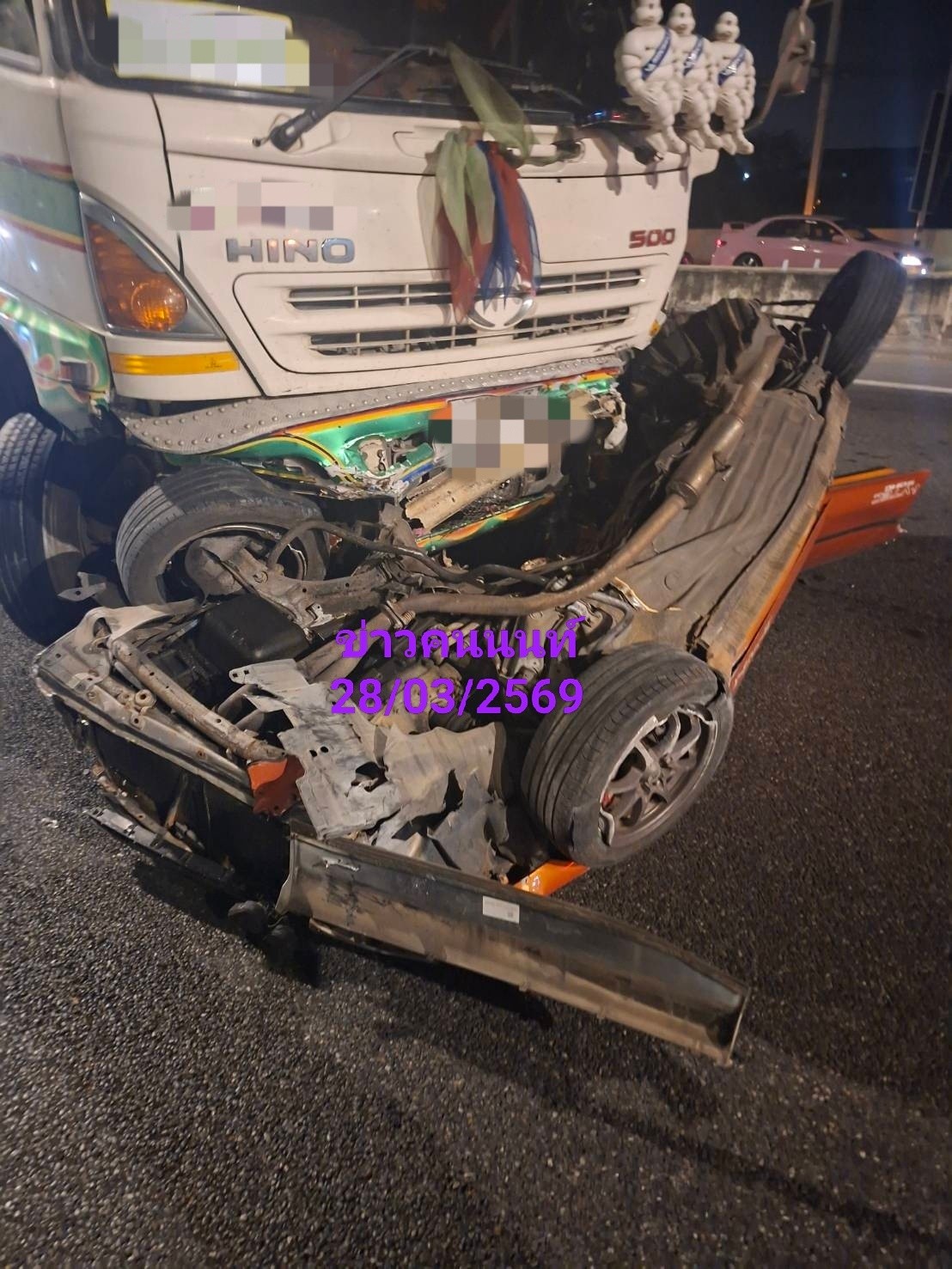 อุบัติเหตุ รถบรรทุกพ่วง 22 ล้อ กับ รถยนต์เก๋ง ล่าสุดเสียชีวิต 2 ราย