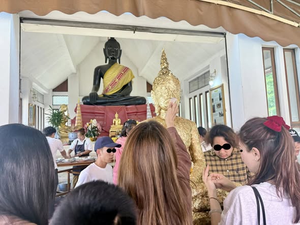 คนเยอะมากกก วันมาฆบูชา วัดปรางค์หลวง