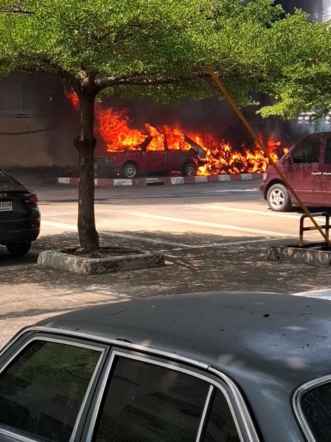 เหตุเพลิงไหม้เศษวัสดุ ซอยแจ้งวัฒนะ 5