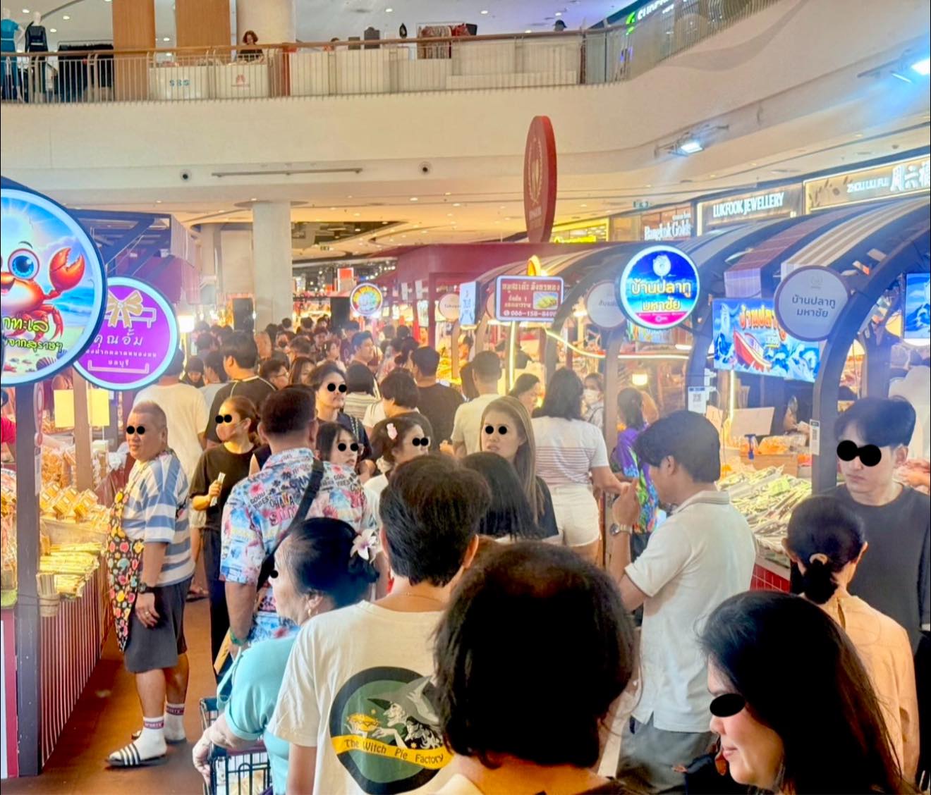 มากินกันอ่ะยังๆ ของกินแยะและคนก็เยอะจ้า เซ็นทรัล เวสเกต