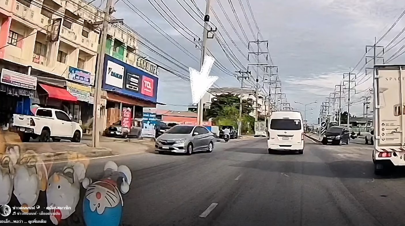 รถเล็ก…พอว่า รถใหญ่…พอเลย รถเก๋งย้อนศร จุดกลับรถหมู่บ้านมิตรประชาวิลล่า