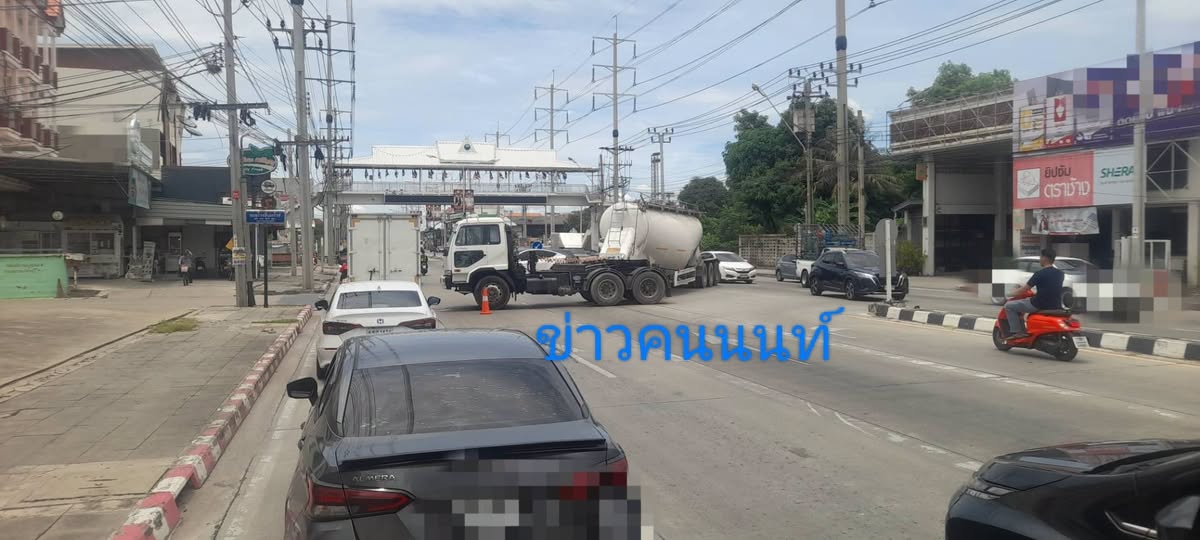 รถปูนเสีย ตรงยูเทิร์น เทศบาลเมืองใหม่