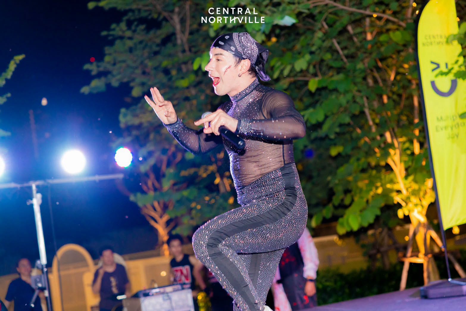 Central Northville สร้างปรากฏการณ์ความดุที่สุดในนนทบุรี ! กับ ฮาโลวีนแอโรบิคฟีลสวนลุม BY ครูตั้มสอนเต้น